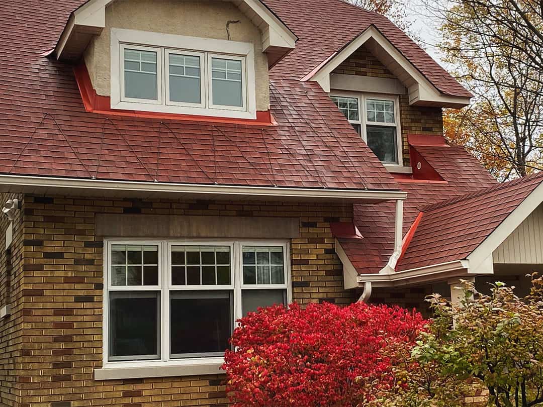 Red shingle with heat cables